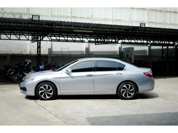 2016 Honda Accord 2.0  E i-VTEC Sedan รูปที่ 2