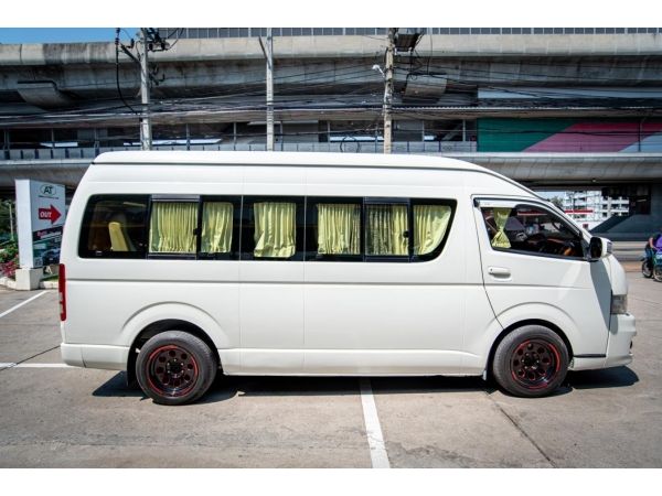 2012 Toyota Hiace 2.5 COMMUTER D4D Van MT รูปที่ 2