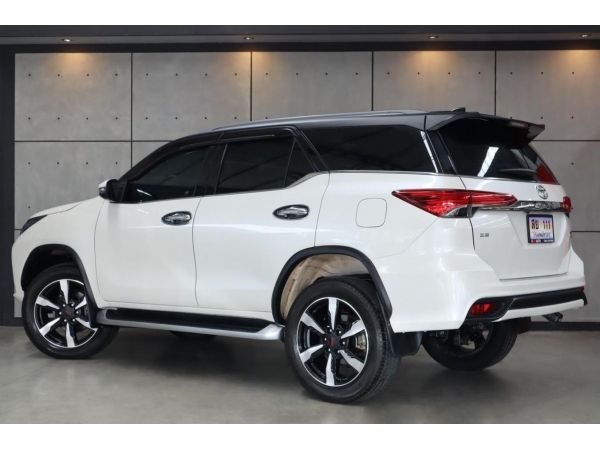 2019 Toyota Fortuner 2.8 TRD Sportivo SUV AT (ปี 15-18) B4211 รูปที่ 2