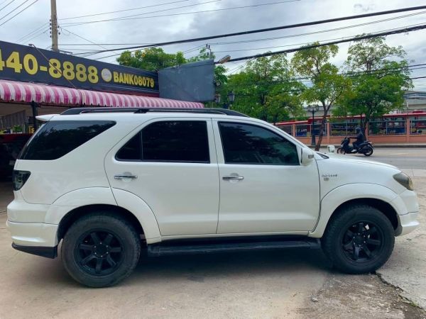 TOYOTA FORTUNER รูปที่ 2