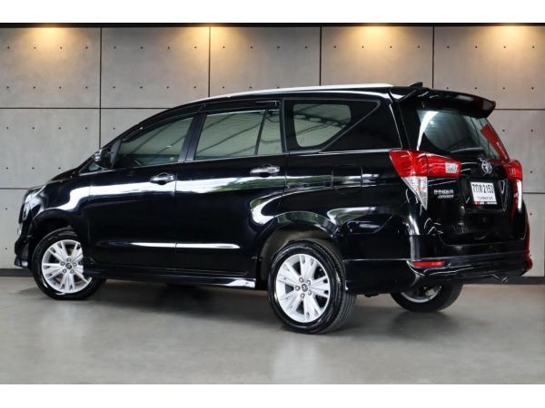 2018 Toyota Innova 2.8 Crysta V Wagon AT (ปี 16-20) B2153 รูปที่ 2