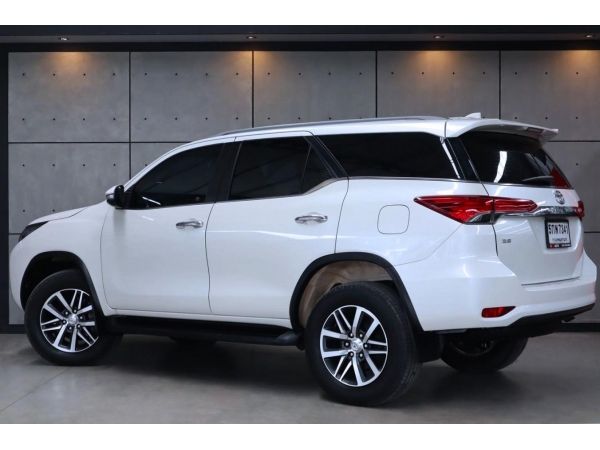 2016 Toyota Fortuner 2.8 V SUV AT (ปี 15-18) B7341 รูปที่ 2