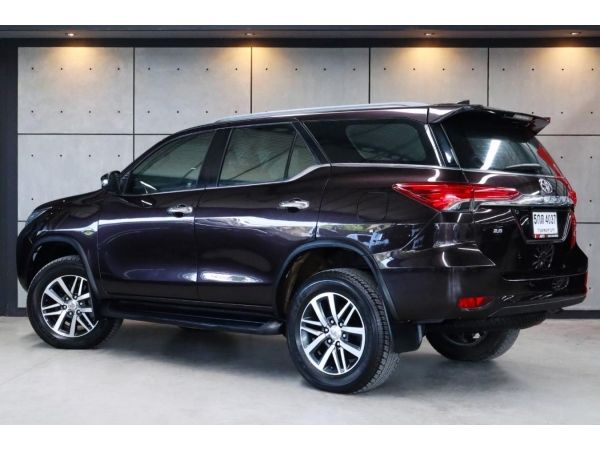 2016 Toyota Fortuner 2.8 V 4WD SUV AT (ปี 15-18) B4037 รูปที่ 2