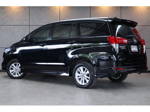 2017 Toyota Innova 2.8 Crysta G Wagon AT (ปี 16-20) B7100 รูปที่ 2