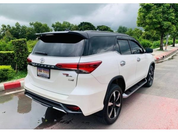 ฟรีดาวน์ TOYOTA FORTUNER 2.8 TRD SPORTIVO BLACK TOP 4WD 2019 รูปที่ 2