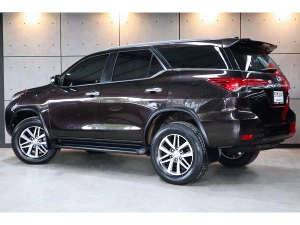 2016 Toyota Fortuner 2.4 V SUV AT (ปี 15-18) B3041 รูปที่ 2