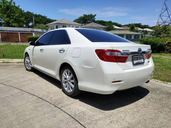 TOYOTA CAMRY 2.5 HYBRID สีขาว ปี2013 รูปที่ 2