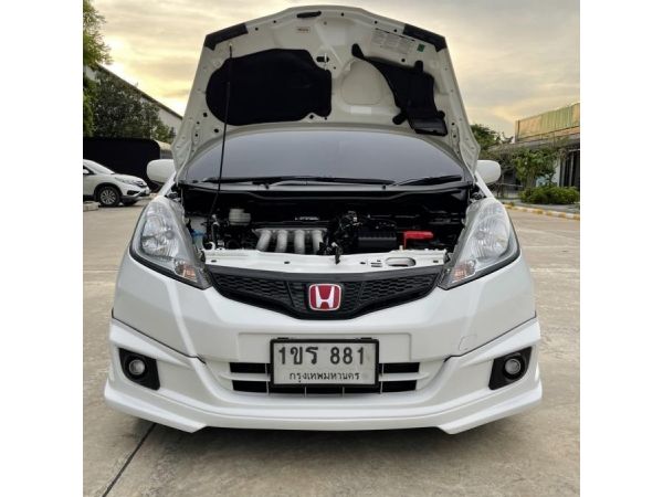 สนใจทัก https://line.me/ti/p/XTFjwr4hZd  ????Honda Jazz GE 1.5 V ATปี2013 รูปที่ 2