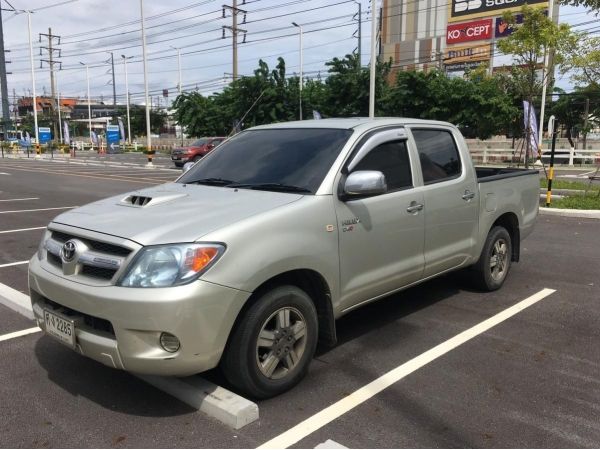 Toyota Vigo 2.5E 4ประตู ปี2004 รถบ้านใช้เองตั้งแต่ป้ายแดง สีเดิม เหยียบ140-150 พวงมาลัยนิ่ง กระจกฟฟ. เซ็นทรัลล็อก เกียร์ธ. รูปที่ 2