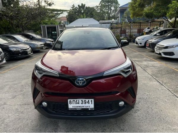 ขายด่วน Toyota CHR สีเเดง ปี 2019 รุ่นท๊อป Hybrid ไมล์น้อยสุดๆ รูปที่ 2