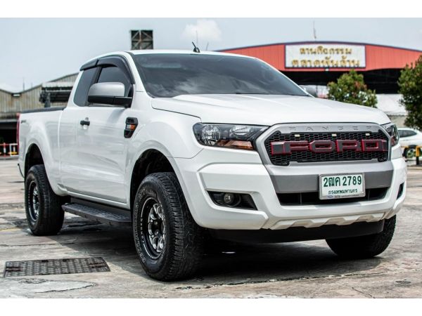 Ford Ranger 2.2XLS แคปสูง AT สีขาว ปี 2017 รูปที่ 2