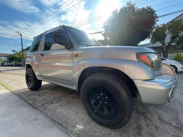 2011 Mitsubishi Pajero IO 1.8 GDI SUV AT รูปที่ 2