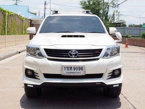 TOYOTA FORTUNER 3.0 V 4WD TRD Sportivo Midnight Shine ปลายปี 2014 จดปี 2015 เกียร์AUTO 5 SPEED 4X4 สภาพนางฟ้า รูปที่ 2