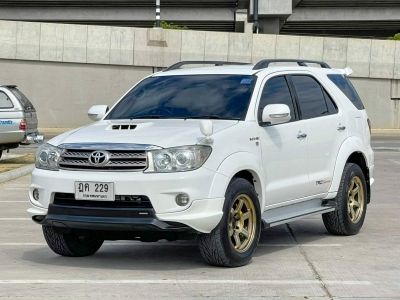 2009 TOYOTA FORTUNER 3.0 V TRD 4WD เครดิตดีฟรีดาวน์ รูปที่ 2