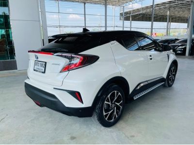 TOYOTA CH-R HV Mid ออโต้ ปี2019 รูปที่ 2