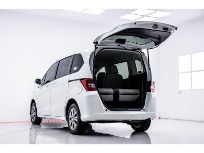 2014 HONDA FREED 1.5 E  ผ่อน 5,837 บาท 12 เดือนแรก รูปที่ 2