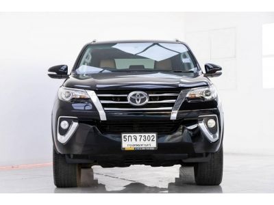 2015 TOYOTA FORTUNER  2.8 V 4WD  ผ่อน 9,529 บาท 12 เดือนแรก รูปที่ 2