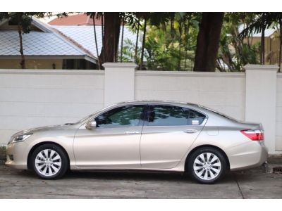 ขาย Honda Accord ปี 2013 รุ่น 2.0 EL รถบ้านแท้ รูปที่ 2