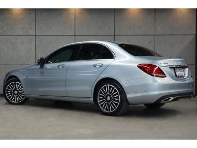 2017 Mercedes-Benz C350 2.0 W205 e Exclusive Sedan AT (ปี 14-19) P5490 รูปที่ 2