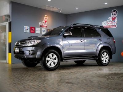 TOYOTA FORTUNER 3.0V 2WD เกียร์AT ปี11 รูปที่ 2