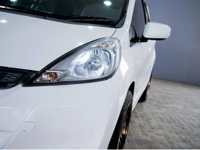 HONDA JAZZ 1.5V เกียร์AT ปี13 รูปที่ 2