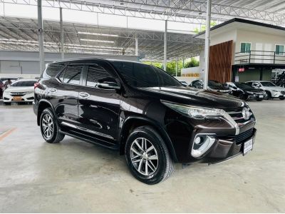 TOYOTA FORTUNER 2.8 V 4WD รถปี 15 จด16 รูปที่ 2