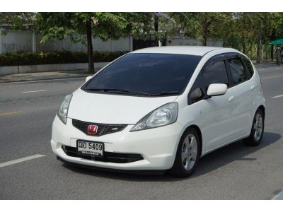 2009 Honda Jazz 1.5 V i-VTEC  สดฟรี VAT 7 % รูปที่ 2