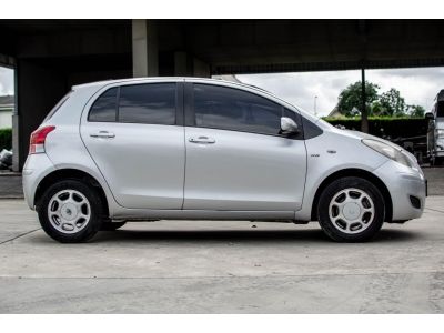 TOYOTA Yaris 1.2 E 2010 A/T สีเทา เบนซิน รูปที่ 2