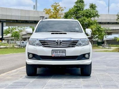 2013 TOYOTA FORTUNER 3.0 V 4WD เครดิตดีฟรีดาวน์ รูปที่ 2