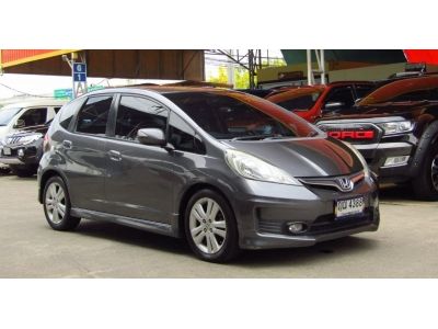 จัดไฟแนนซ์เหลือตังส์ไม่มีเครดิตก็ฟรีดาวน์ได้นะ ออกรถ 0 บาท 2011 Honda Jazz 1.5 SV i-VTEC Hatchback AT สีเทา รุ่นท๊อป รูปที่ 2