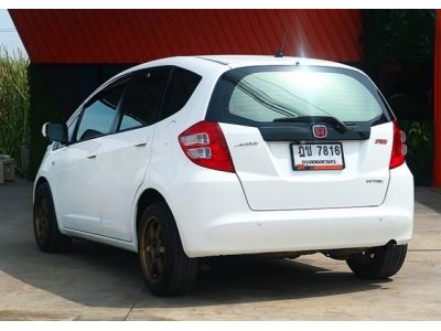 Honda Jazz 1.5 V A/T ปี 2010 รูปที่ 2