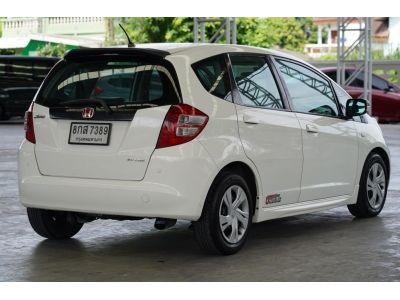 2008 HONDA JAZZ 1.5 V A/T สีขาวดำ รูปที่ 2