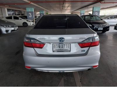 Toyota Camry 2.5 Hybrid Navigator ปี 17 AT (รถมือสอง ราคาดี เจ้าของขายเอง รถสวย สภาพดี ไมล์แท้) รูปที่ 2