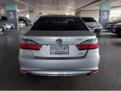 Toyota Camry 2.5 Hybrid Premiumปี 17 AT (รถมือสอง ราคาดี เจ้าของขายเอง รถสวย สภาพดี ไมล์แท้) รูปที่ 2