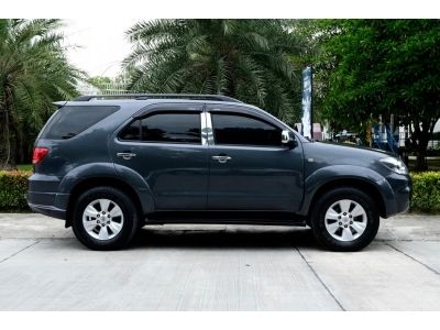 Toyota Fortuner 2.7v ออโต้ 4wd ปี 2005 เบนซิล สีเทา รูปที่ 2