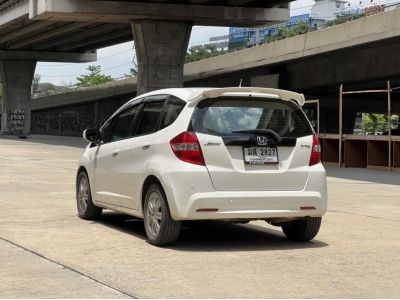 HONDA JAZZ 1.5V ออโต้ รูปที่ 2