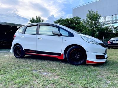 Honda Jazz 1.5 i-VTEC รุ่น V เกียร์ Auto ปี 2011 รูปที่ 2