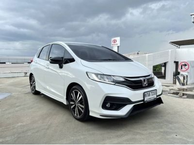 2017 Honda Jazz 1.5 RS ตัวท็อปสุด สวยใสกริบๆ รูปที่ 2