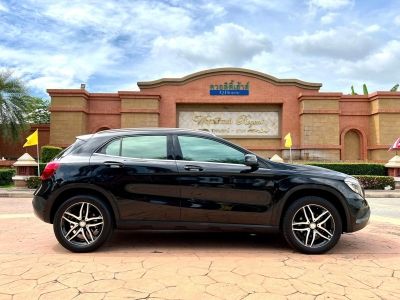 2017 Mercedes-Benz GLA200 รูปที่ 2