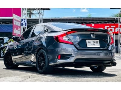 2018 HONDA CIVIC FC 1.8E เครดิตดีฟรีดาวน์ ดอกเบี้ยพิเศษสำหรับ ลูกค้าเครดิตดี เริ่มต้น 2.79 รูปที่ 2