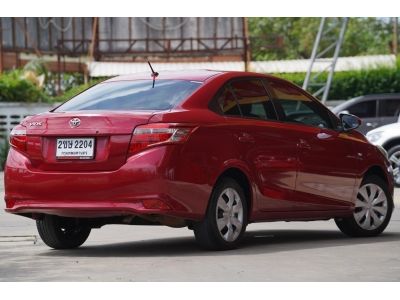 2015 TOYOTA VIOS 1.5 J  A/T  สีแดง รูปที่ 2