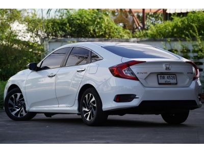 2016 HONDA CIVIC 1.8 EL A/T สีขาว รูปที่ 2