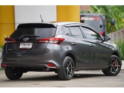 2017 TOYOTA YARIS 1.2 J  A/T สีเทา รูปที่ 2