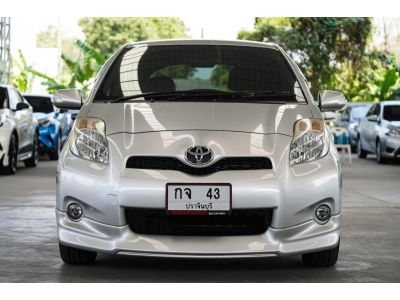 2012 toyota yaris 1.5 E สีเทา รูปที่ 2