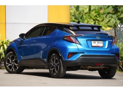 2018 TOYOTA C-HR 1.8 HV-HI A/T สีน้ำเงิน-ดำ รูปที่ 2