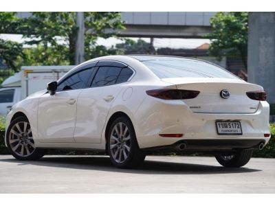 2020 MAZDA 3  2.0 S  A/T สีขาว รูปที่ 2