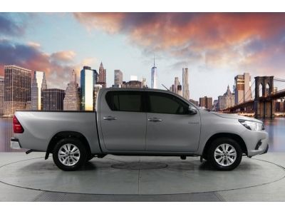 Toyota Hilux Revo ปี 2018 รูปที่ 2