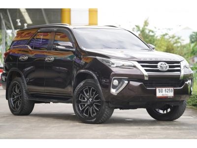 2015 TOYOTA FORTUNER 2.8 V 4WD A/T สีน้ำตาล รูปที่ 2