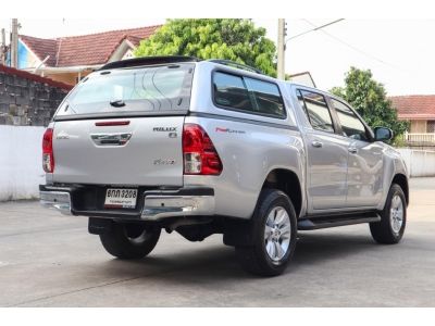 โตโยต้าชัวร์ ฟรีดาวน์ Toyota Revo D-cab 2.4 E Pre A/T ปี 17 ผ่อนเดือนละ 9,xxx บาท รูปที่ 2