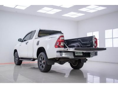 2020 TOYOTA REVO CAB 2.4 MID PRERUNNER เกียร์ออโต้ AT  ผ่อน 5,902 บาท 12 เดือนแรก รูปที่ 2